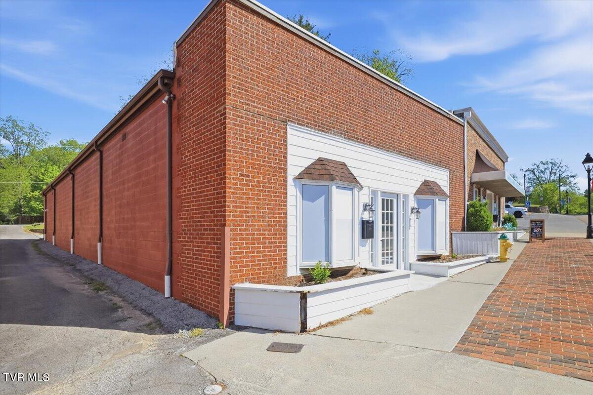 309 E Main St, Rogersville, TN 37857