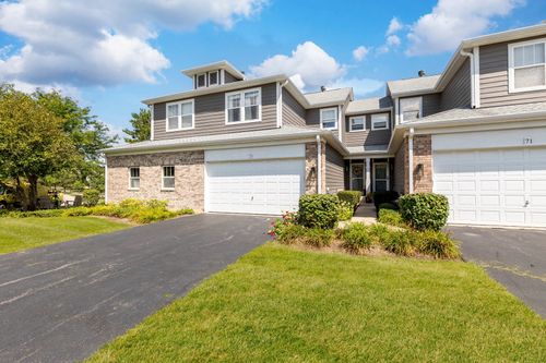 73 Woodview Dr, Glen Ellyn, IL, 60137-7837 | Card Image