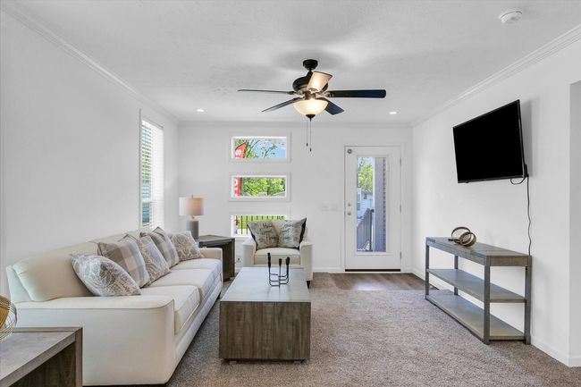 305 Mclean St, Home with 3 bedrooms, 2 bathrooms and 2 parking in Mahomet IL | Image 5