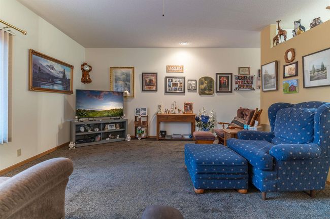2912 W 4 Th St, Condo with 3 bedrooms, 2 bathrooms and null parking in Cedar Falls IA | Image 11