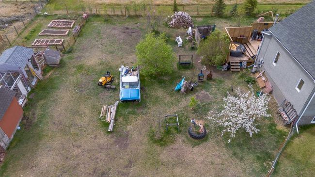 126 3 St, House other with 5 bedrooms, 2 bathrooms and 4 parking in Stirling AB | Image 44