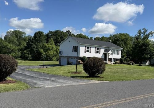6905 Fairway Dr, Westmoreland, NY, 13490-1217 | Card Image