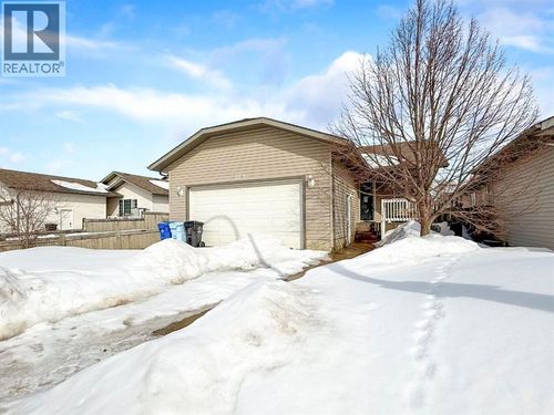 213 Swanson Cres, Fort Mcmurray, AB, T9K2V9 | Card Image