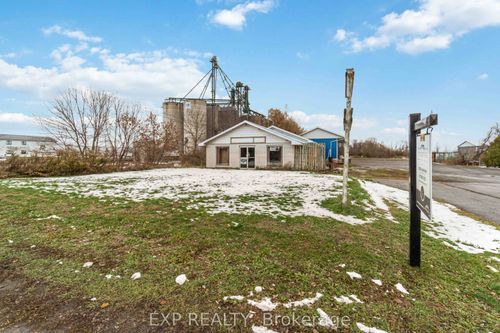 {{alt}} | Card Image