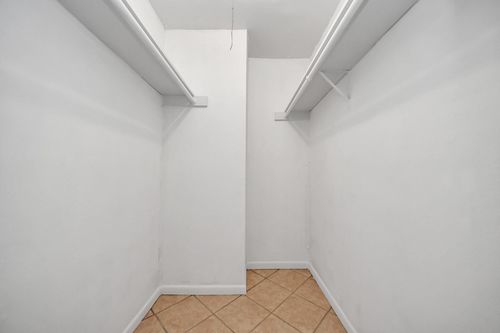 55-17331 Red Oak Dr, Houston, TX, 77090-1259 | Card Image