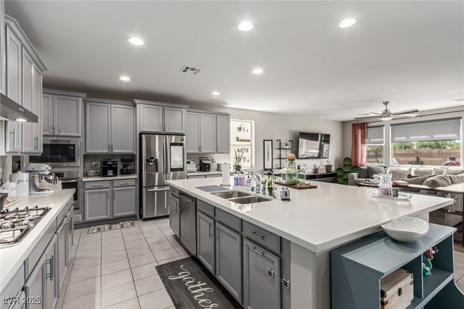 813 Bluebird Hill Ave, House other with 5 bedrooms, 5 bathrooms and null parking in North Las Vegas NV | Image 10