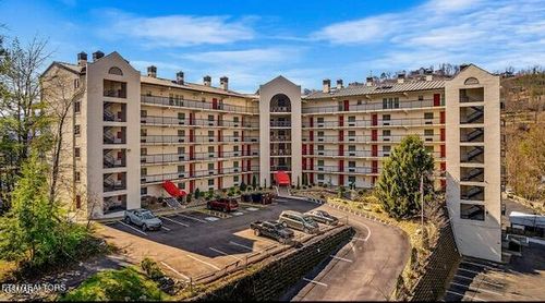 104-102 Baskins Creek Byp, Gatlinburg, TN, 37738-4824 | Card Image