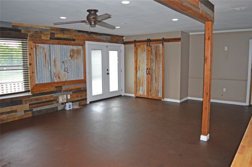 2024 Walker St, Granbury, TX, 76048-5676 | Card Image
