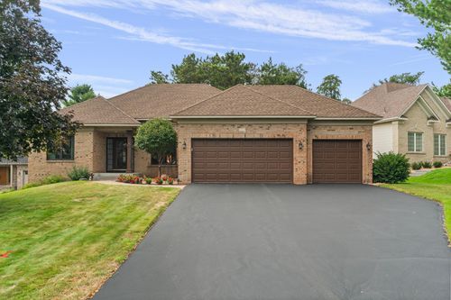2221 White Pine Ct, Hudson, WI, 54016-2187 | Card Image