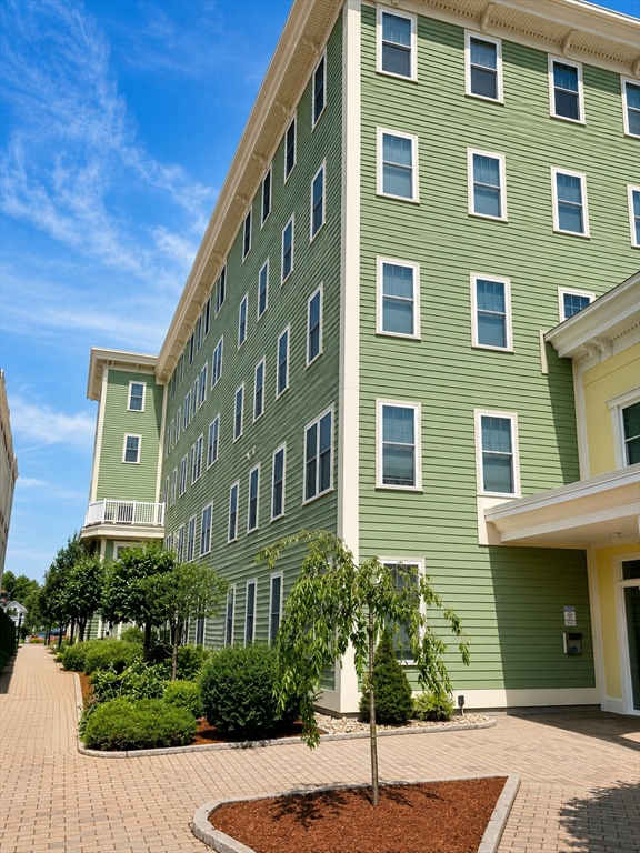 Residential Lease in Stoneham 3