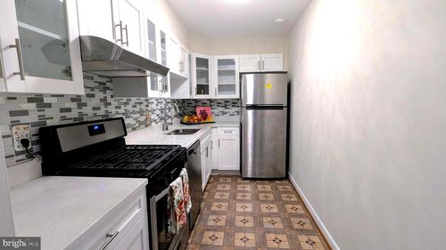 e301-10320 Westlake Dr, BETHESDA, MD, 20817-6448 | Card Image