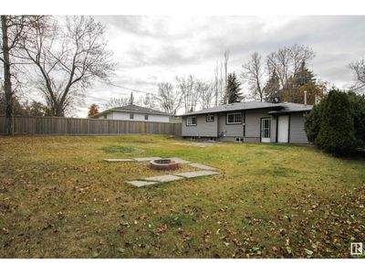 995 Conifer St, House other with 3 bedrooms, 2 bathrooms and 4 parking in Sherwood Park AB | Image 3