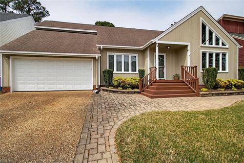 1105 Birdneck Lake Dr, Virginia Beach, VA, 23451-6614 | Card Image