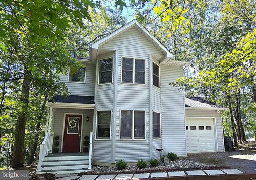 100 Greenbriar Cir, CROSS JUNCTION, VA, 22625-2509 | Card Image