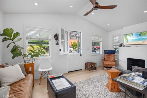 371 Park Ave, Laguna Beach, CA, 92651-2334 | Card Image