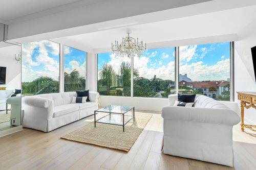 526b-44 Cocoanut Row, Palm Beach, FL, 33480-4080 | Card Image