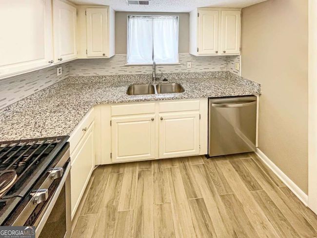 2252 Runnymead Rdg Se, Townhouse with 2 bedrooms, 3 bathrooms and 2 parking in Marietta GA | Image 10
