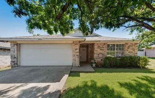 2531 Las Villas Ave, Dallas, TX, 75211-7484 | Card Image