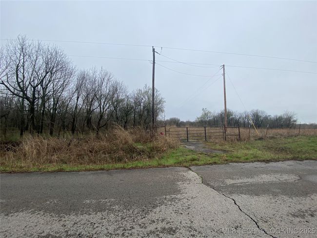 2nd gate on west side of property, good spot to build another house | Image 34