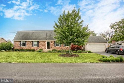 14 Broadmoor Dr, Mechanicsburg, PA, 17055-5625 | Card Image