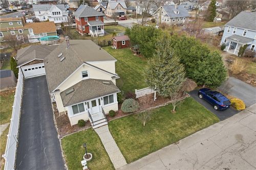 111 Beechcrest St, Warwick, RI, 02888-3608 | Card Image