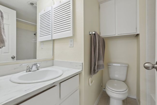 APT-210 - 2401 Leon St, Condo with 2 bedrooms, 2 bathrooms and 2 parking in Austin TX | Image 24