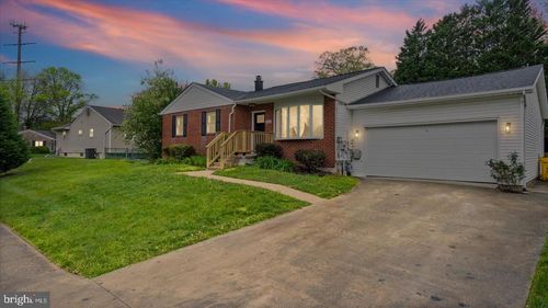 7956 Oakwood Rd, Glen Burnie, MD, 21061-6274 | Card Image