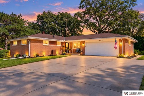 1300 Eldon Dr, Lincoln, NE, 68510-5023 | Card Image