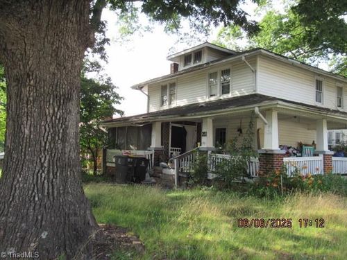 211 Clayton St, Winston Salem, NC, 27105-3510 | Card Image