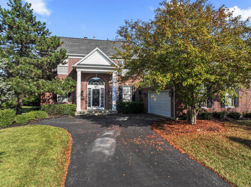 601 Woods Creek Ln, Algonquin, IL, 60102-6844 | Card Image