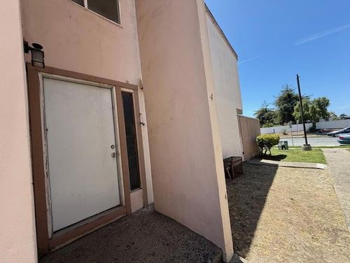 unit-4-917 Acosta Plz, Salinas, CA, 93905-4302 | Card Image