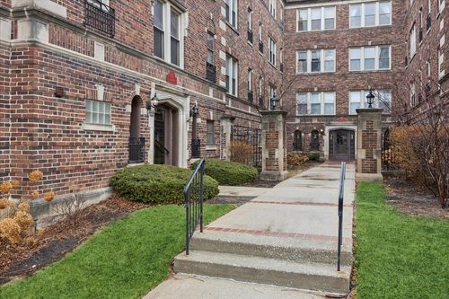 apt-a2-65 Harris Ave, La Grange, IL, 60525-5629 | Card Image