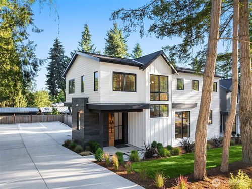10511 Ne 112th St, Kirkland, WA, 98033-4445 | Card Image