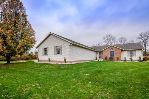 5877 Smith Road Sw, Navarre, OH, 44662 | Card Image