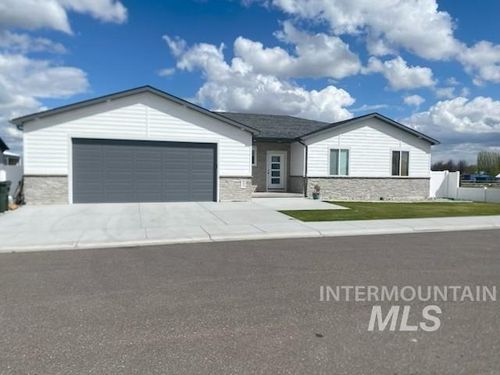 830 Salmon Dr, Heyburn, ID, 83336-8002 | Card Image