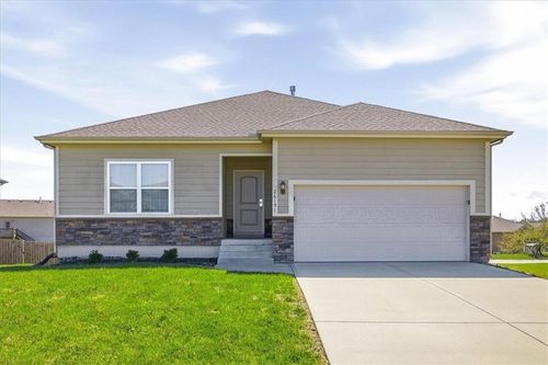 26191 W 141st Ter, Olathe, KS, 66061-7614 | Card Image