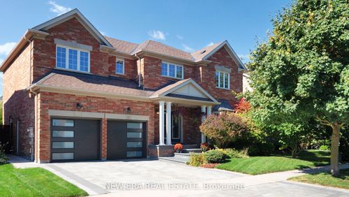 18 Grist Mill Dr, Georgetown, ON, L7G6C2 | Card Image