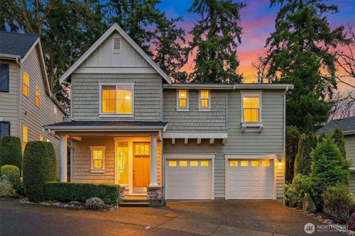 1717 100th Ave Ne, Bellevue, WA, 98004-3501 | Card Image
