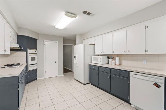 211 Cedar Ln, House other with 4 bedrooms, 2 bathrooms and 2 parking in El Lago TX | Image 12