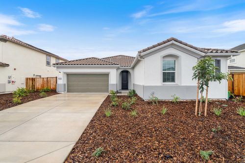 8462 Kissa Cir, Elk Grove, CA, 95757-5082 | Card Image