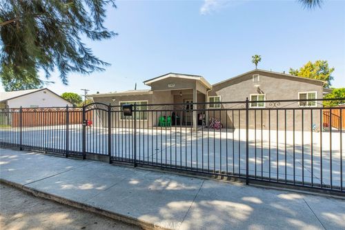7349 Etiwanda Ave, Reseda, CA, 91335-3104 | Card Image