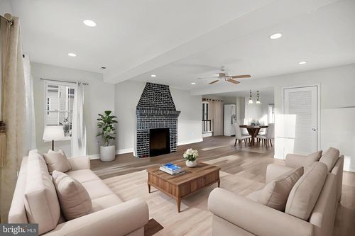 720 Kedron Ave, MORTON, PA, 19070-1617 | Card Image