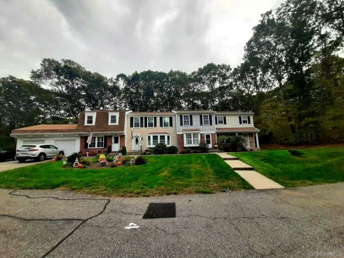 3 Wilson Cmns, Yaphank, NY, 11980-2040 | Card Image