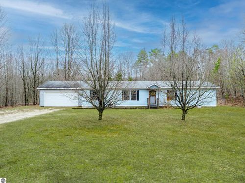 4977 Gardner Ln, Fife Lake, MI, 49633-9016 | Card Image