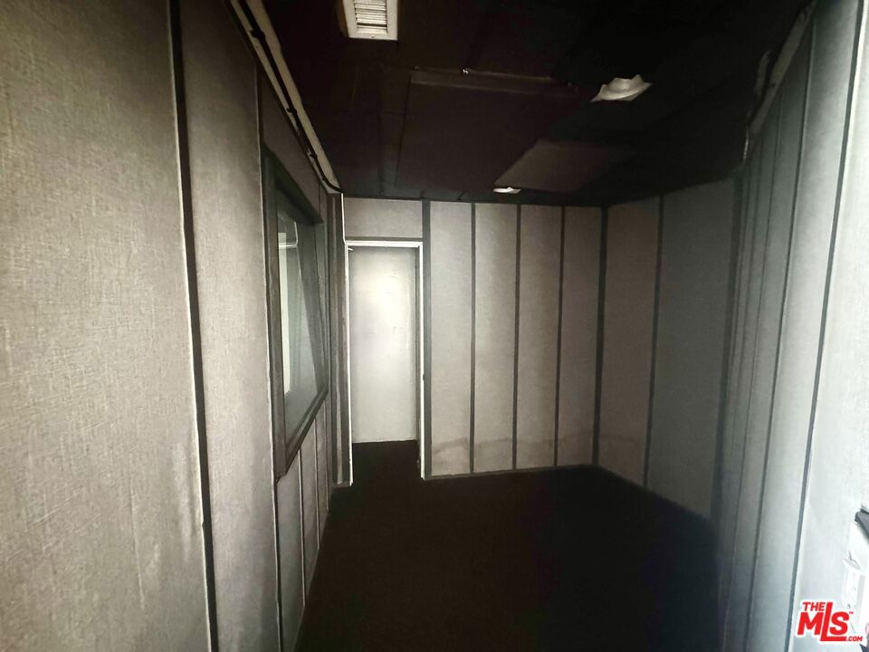 Commercial Lease in North Hollywood 2