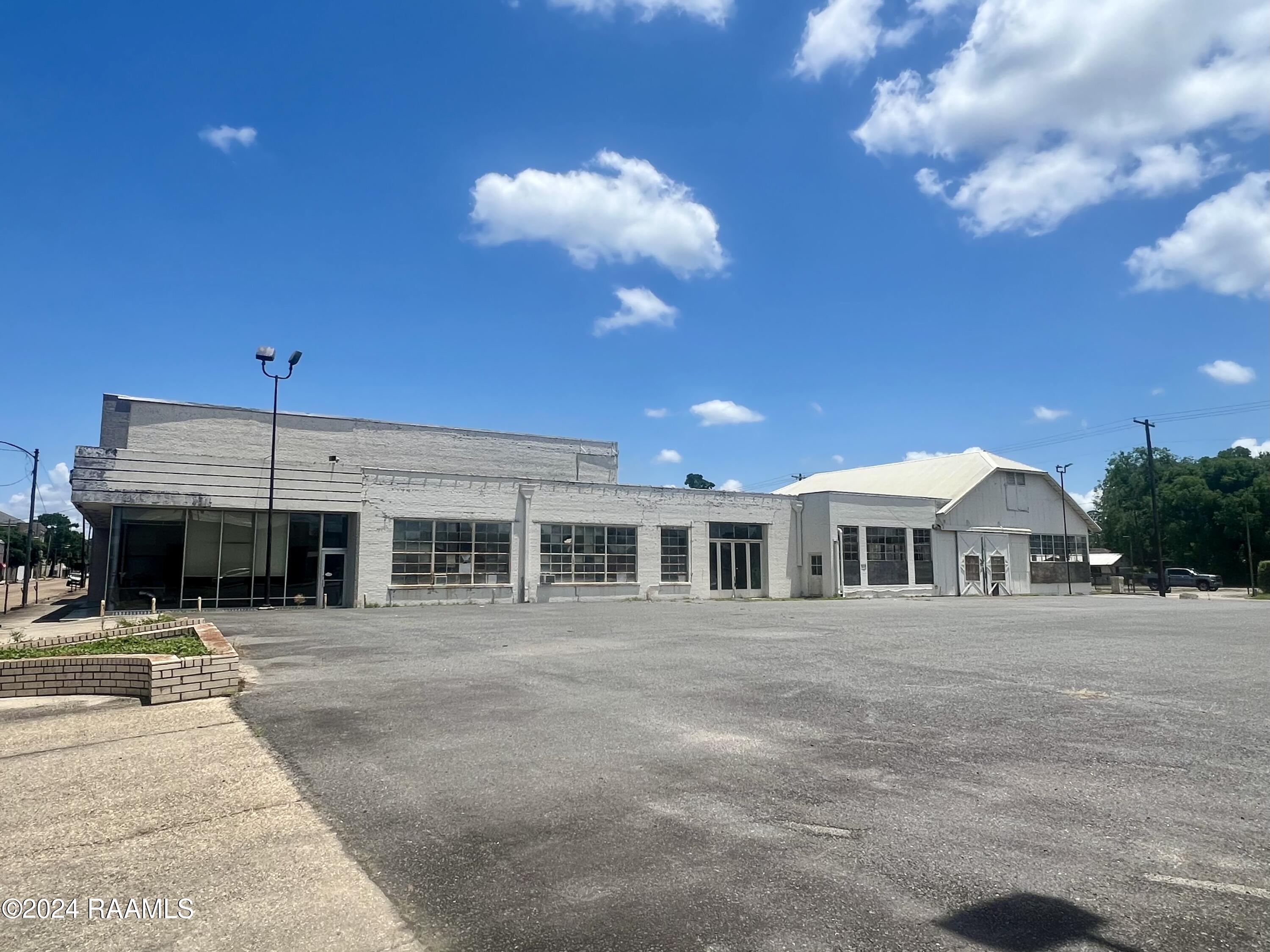 118 N Main St, Opelousas, LA 70570