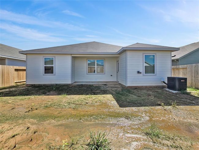 329 Grayson Baw Ln, House other with 4 bedrooms, 2 bathrooms and 2 parking in Waller TX | Image 16