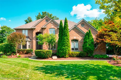 3199 Beach Lake Dr E, Milford, MI, 48380-2867 | Card Image