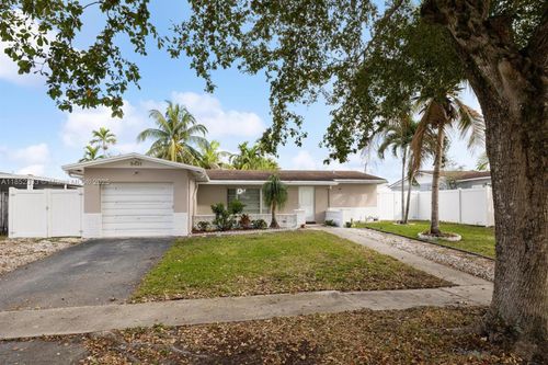 9431 Nw 23rd St, Pembroke Pines, FL, 33024-3119 | Card Image