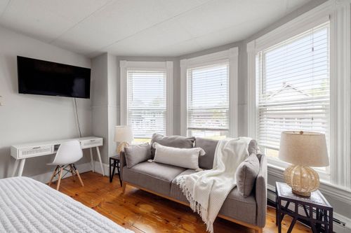 apt-1-792 Grove St, Manchester, NH, 03103-4343 | Card Image